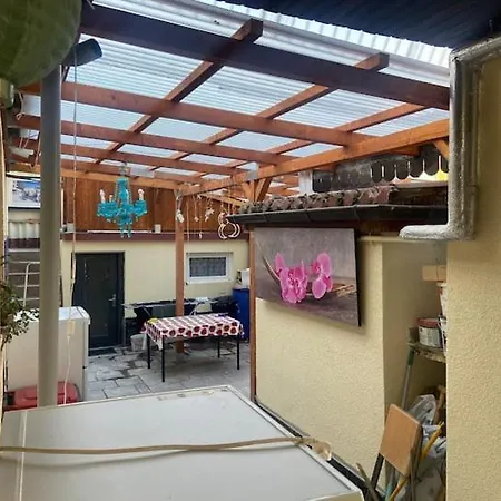 4 Mit Gemeinsam Dusche Und Kueche Lägenhet *